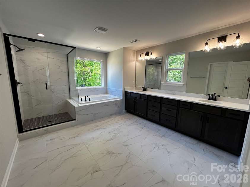 1701 Tabby Drive, Indian Trail, NC 28079.  MLS# CAR4285190, YatesRealty ID 10332. Premier Bath