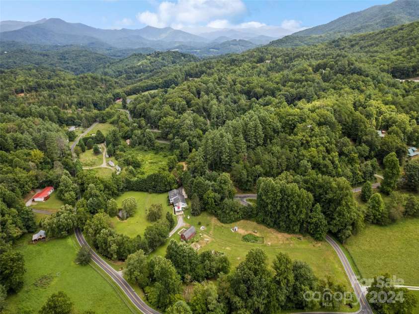 359 Husky Road, Bryson City, NC 28713.  MLS# CAR4177913, YatesRealty ID 10332. 