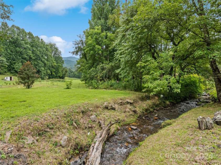 359 Husky Road, Bryson City, NC 28713.  MLS# CAR4177913, YatesRealty ID 10332. 