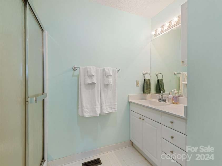 359 Husky Road, Bryson City, NC 28713.  MLS# CAR4177913, YatesRealty ID 10332. 