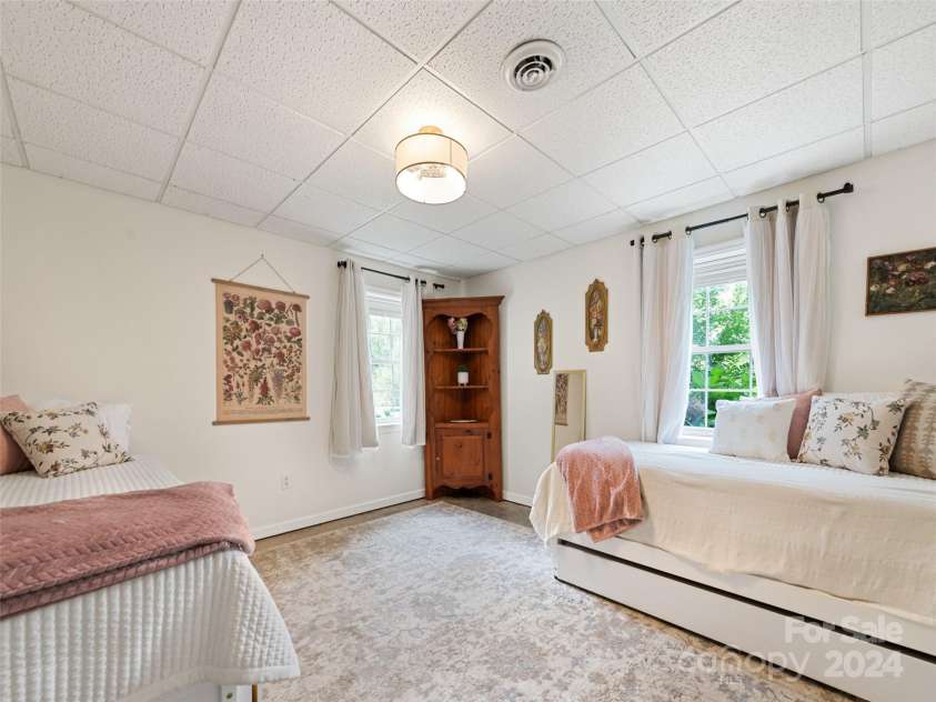 359 Husky Road, Bryson City, NC 28713.  MLS# CAR4177913, YatesRealty ID 10332. 