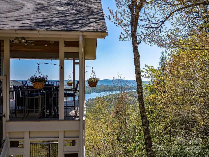 199 Mills Creek Point, Lake Toxaway, NC 28747.  MLS# CAR4253135, YatesRealty ID 10333. 