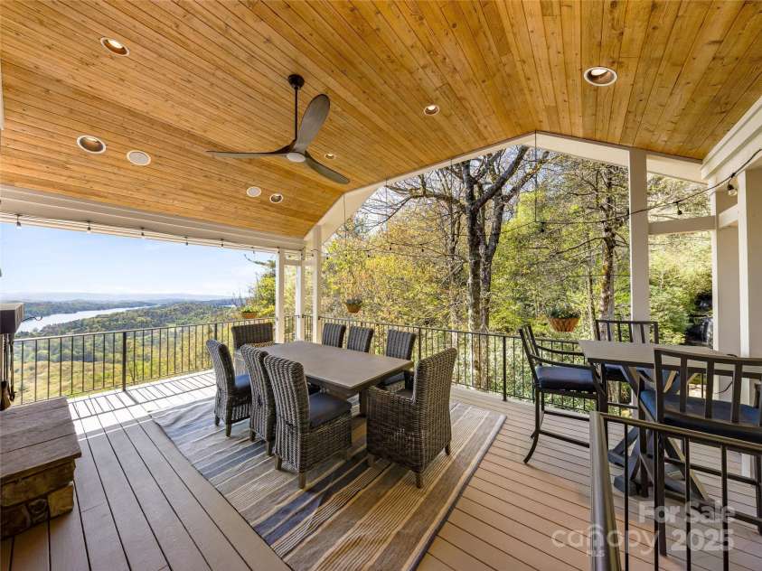 199 Mills Creek Point, Lake Toxaway, NC 28747.  MLS# CAR4253135, YatesRealty ID 10333. 