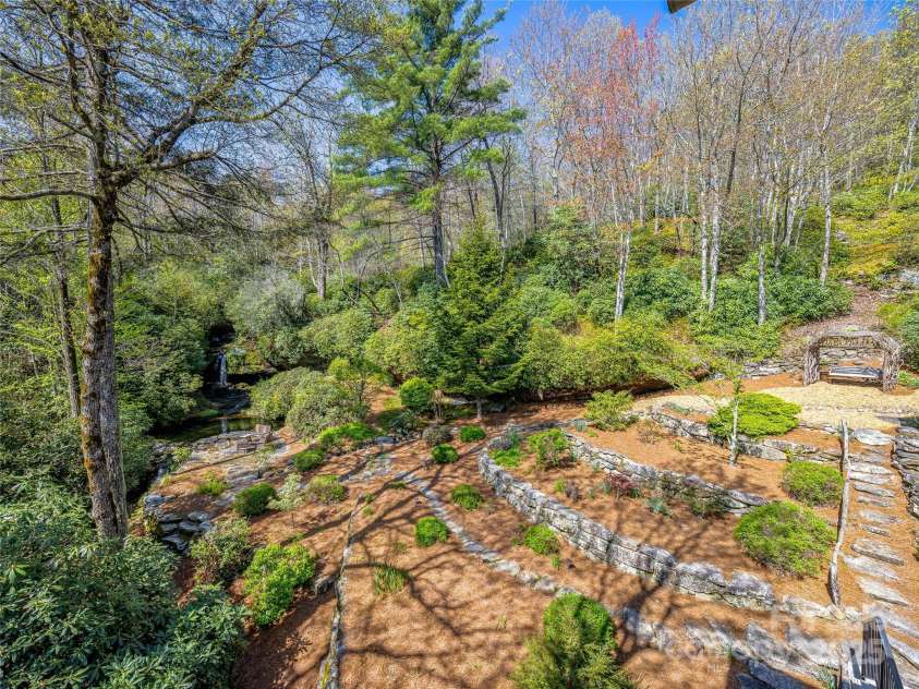 199 Mills Creek Point, Lake Toxaway, NC 28747.  MLS# CAR4253135, YatesRealty ID 10333. 