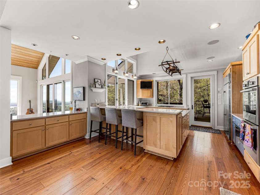 199 Mills Creek Point, Lake Toxaway, NC 28747.  MLS# CAR4253135, YatesRealty ID 10333. 