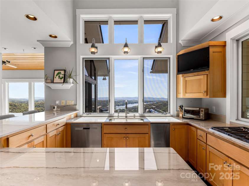 199 Mills Creek Point, Lake Toxaway, NC 28747.  MLS# CAR4253135, YatesRealty ID 10333. 