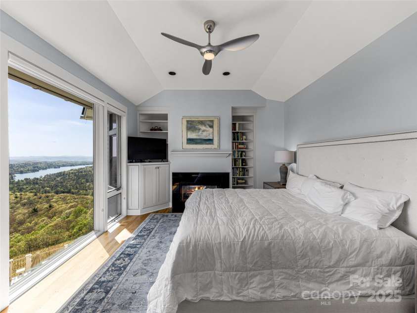 199 Mills Creek Point, Lake Toxaway, NC 28747.  MLS# CAR4253135, YatesRealty ID 10333. 