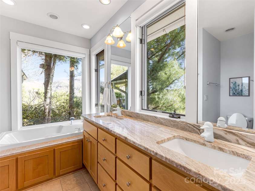 199 Mills Creek Point, Lake Toxaway, NC 28747.  MLS# CAR4253135, YatesRealty ID 10333. 