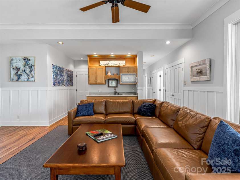 199 Mills Creek Point, Lake Toxaway, NC 28747.  MLS# CAR4253135, YatesRealty ID 10333. 