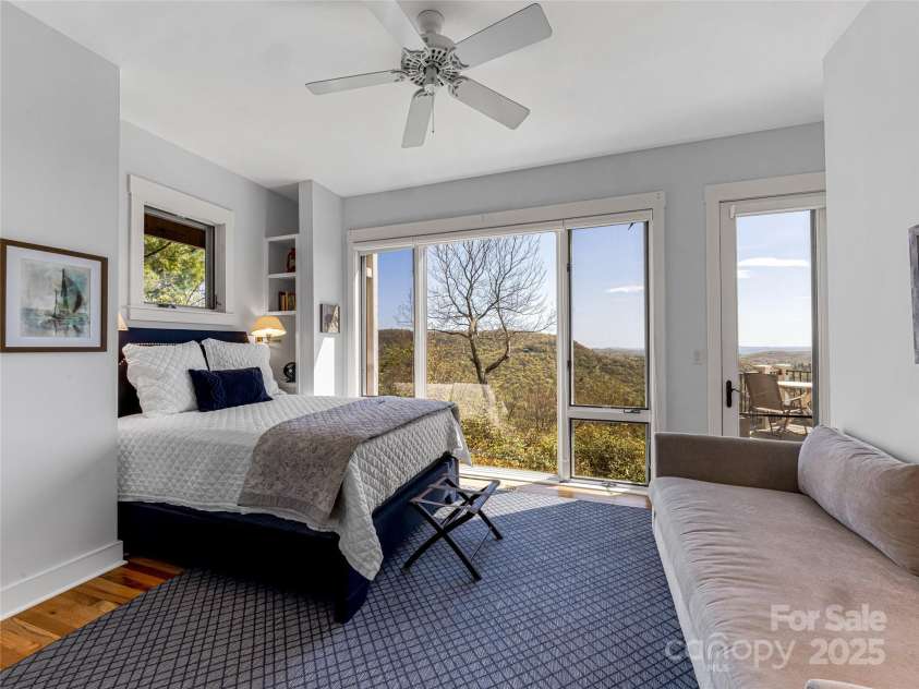 199 Mills Creek Point, Lake Toxaway, NC 28747.  MLS# CAR4253135, YatesRealty ID 10333. 