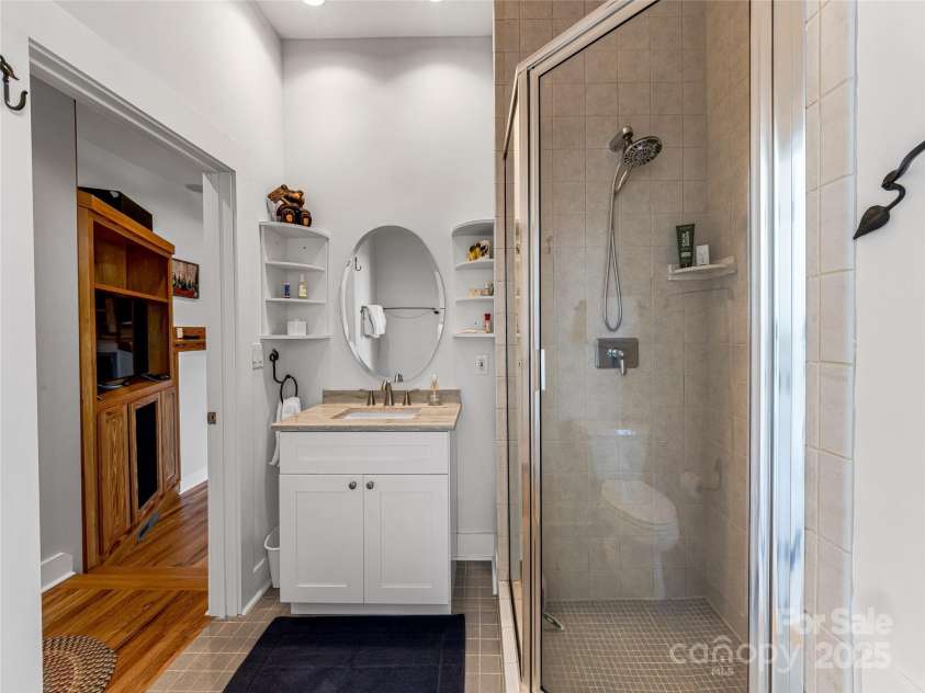 199 Mills Creek Point, Lake Toxaway, NC 28747.  MLS# CAR4253135, YatesRealty ID 10333. 