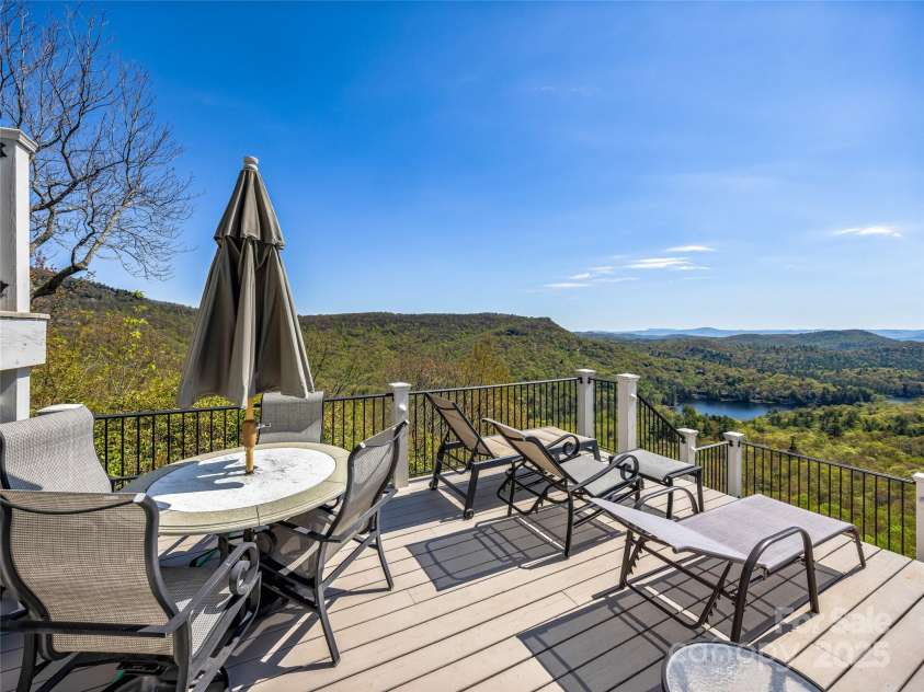 199 Mills Creek Point, Lake Toxaway, NC 28747.  MLS# CAR4253135, YatesRealty ID 10333. 