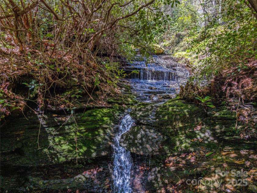 199 Mills Creek Point, Lake Toxaway, NC 28747.  MLS# CAR4253135, YatesRealty ID 10333. 