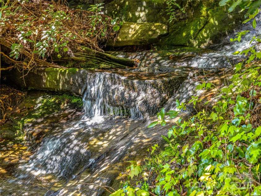 199 Mills Creek Point, Lake Toxaway, NC 28747.  MLS# CAR4253135, YatesRealty ID 10333. 