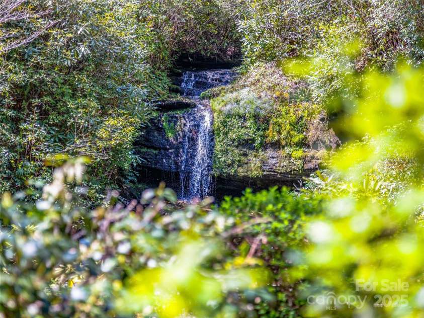 199 Mills Creek Point, Lake Toxaway, NC 28747.  MLS# CAR4253135, YatesRealty ID 10333. 