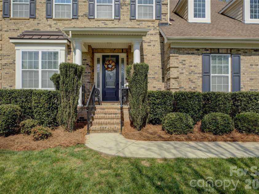 11521 Egrets Point Drive, Charlotte, NC 28278.  MLS# CAR4357758, YatesRealty ID 10334. 