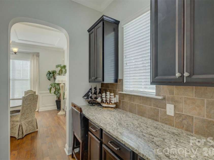11521 Egrets Point Drive, Charlotte, NC 28278.  MLS# CAR4357758, YatesRealty ID 10334. 