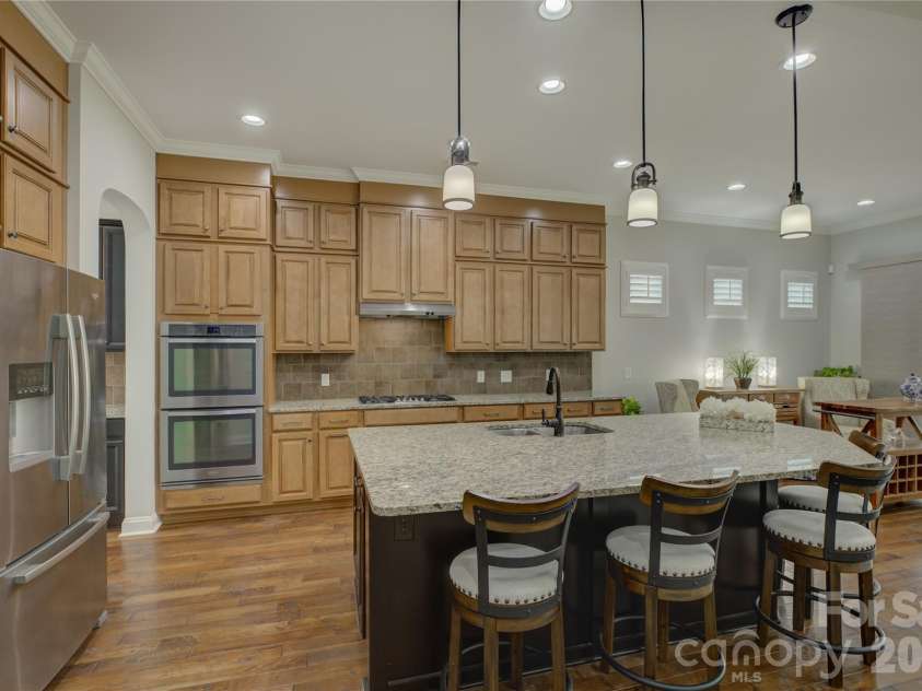 11521 Egrets Point Drive, Charlotte, NC 28278.  MLS# CAR4357758, YatesRealty ID 10334. 