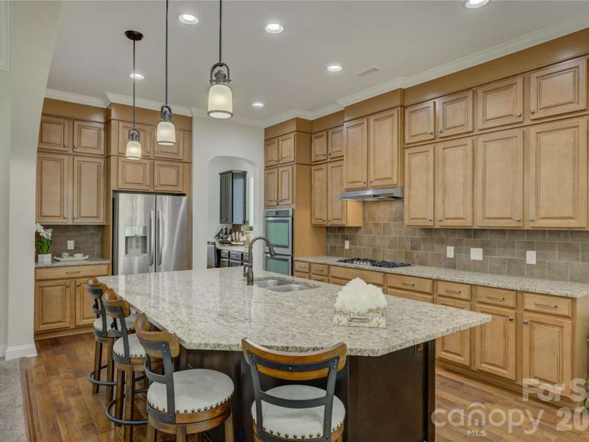 11521 Egrets Point Drive, Charlotte, NC 28278.  MLS# CAR4357758, YatesRealty ID 10334. 