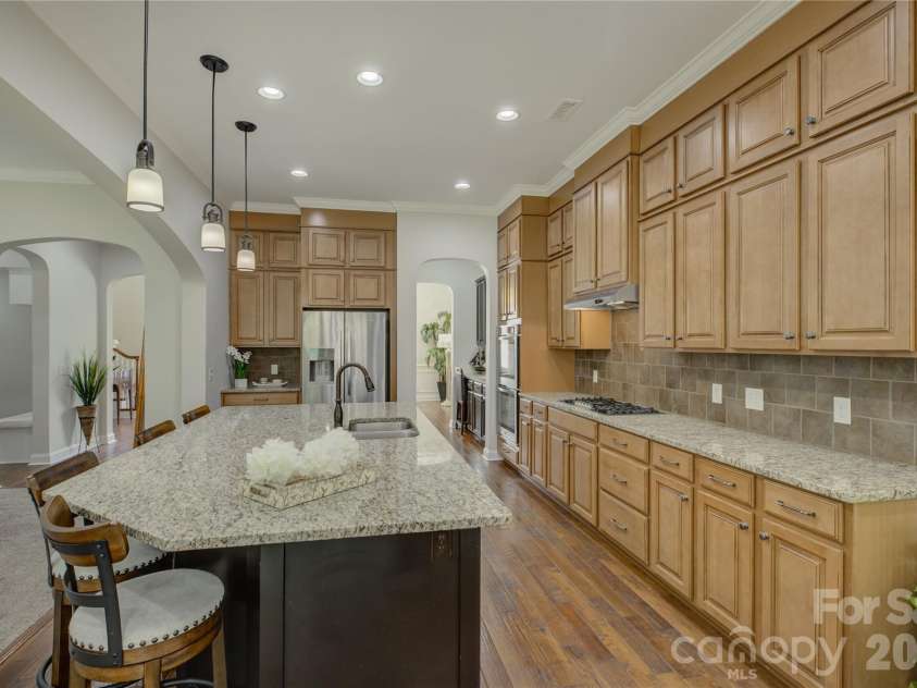 11521 Egrets Point Drive, Charlotte, NC 28278.  MLS# CAR4357758, YatesRealty ID 10334. 