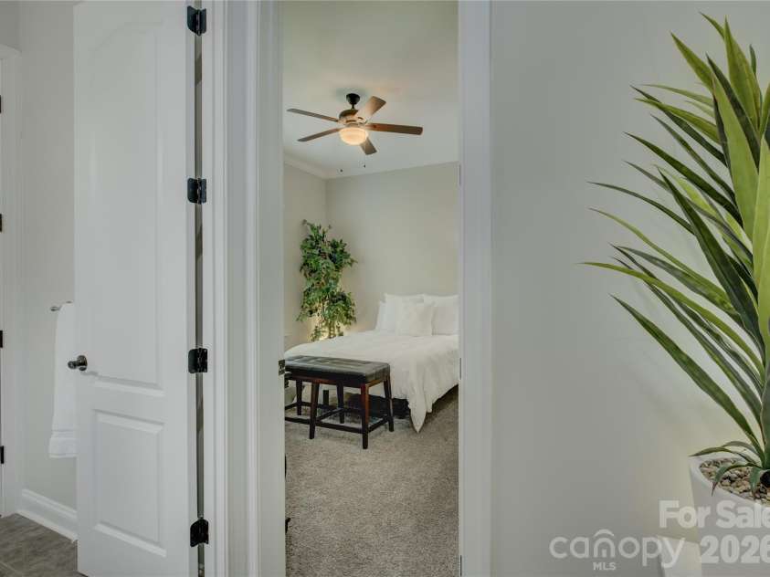 11521 Egrets Point Drive, Charlotte, NC 28278.  MLS# CAR4357758, YatesRealty ID 10334. 