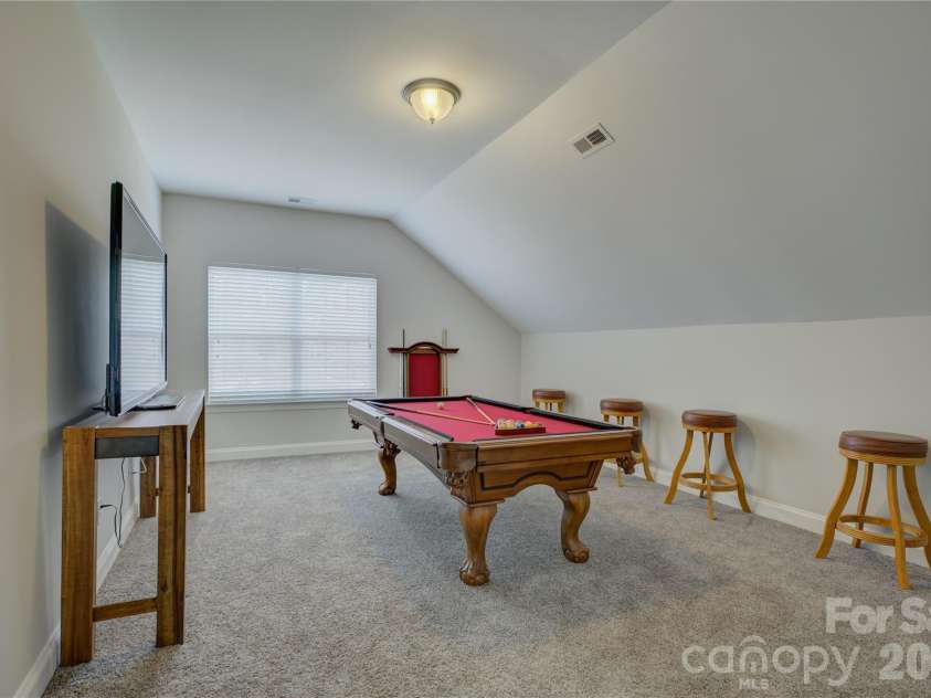 11521 Egrets Point Drive, Charlotte, NC 28278.  MLS# CAR4357758, YatesRealty ID 10334. 