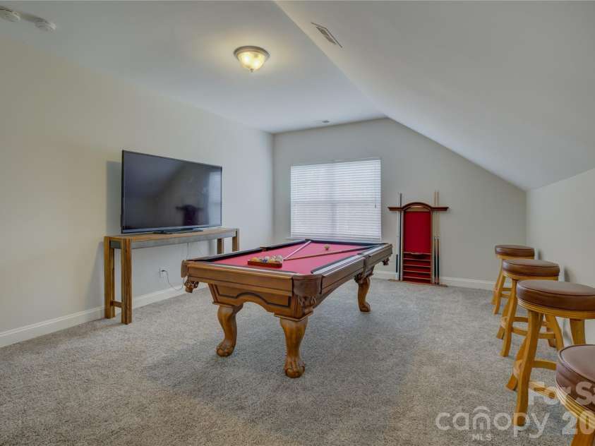 11521 Egrets Point Drive, Charlotte, NC 28278.  MLS# CAR4357758, YatesRealty ID 10334. 