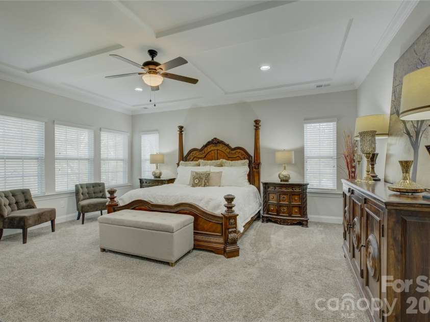 11521 Egrets Point Drive, Charlotte, NC 28278.  MLS# CAR4357758, YatesRealty ID 10334. 