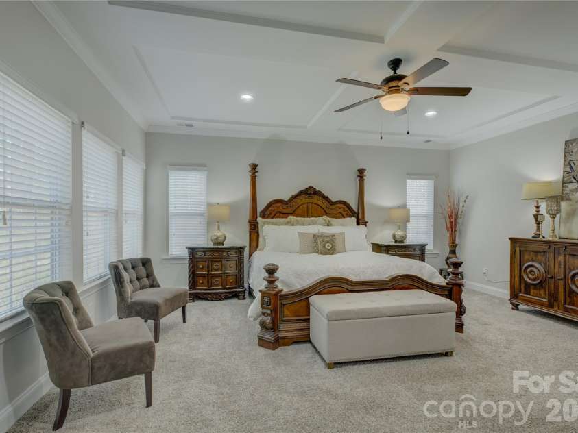 11521 Egrets Point Drive, Charlotte, NC 28278.  MLS# CAR4357758, YatesRealty ID 10334. 