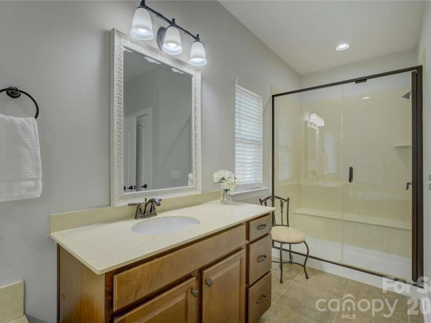 11521 Egrets Point Drive, Charlotte, NC 28278.  MLS# CAR4357758, YatesRealty ID 10334. 