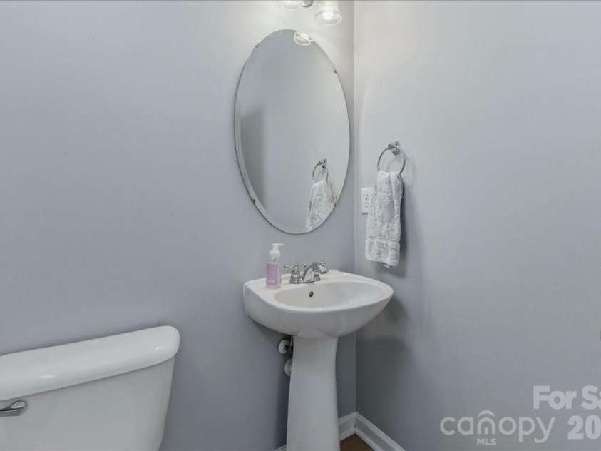 12240 Fullerton Court, Charlotte, NC 28214.  MLS# CAR4361019, YatesRealty ID 10335. Half Bath 