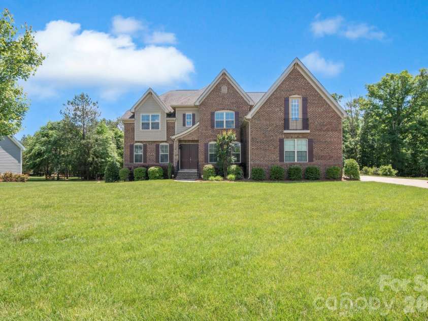 509 Pine Needle Court, Weddington, NC 28104.  MLS# CAR4353766, YatesRealty ID 10337. 