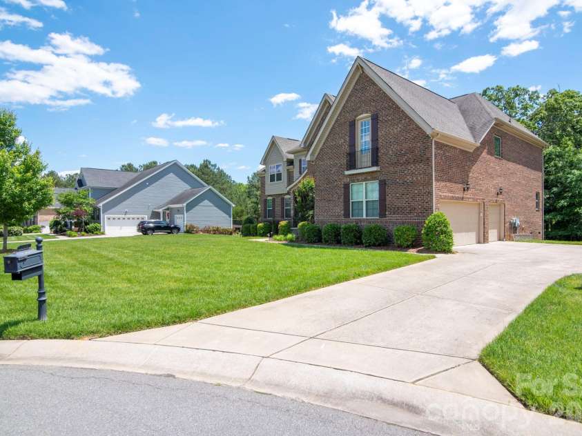 509 Pine Needle Court, Weddington, NC 28104.  MLS# CAR4353766, YatesRealty ID 10337. 
