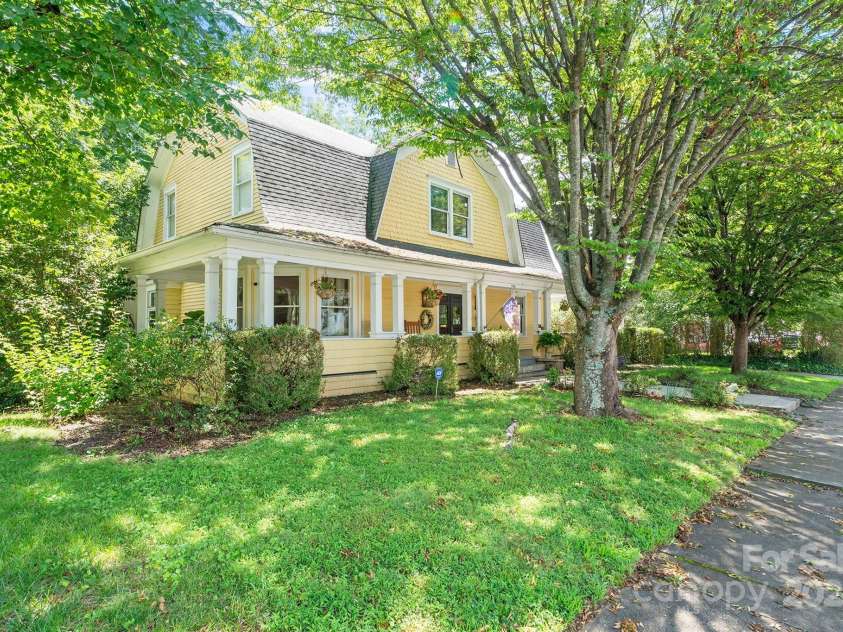 506 MAIN Street, Lenoir, NC 28645.  MLS# CAR4293002, YatesRealty ID 10338. 