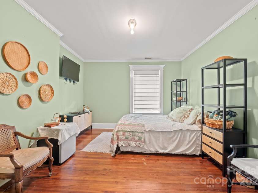 506 MAIN Street, Lenoir, NC 28645.  MLS# CAR4293002, YatesRealty ID 10338. 