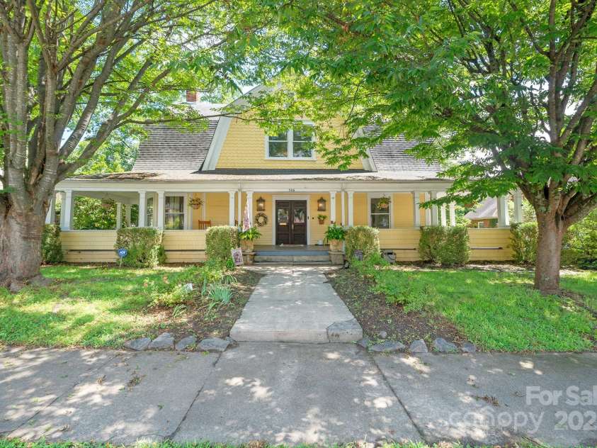 506 MAIN Street, Lenoir, NC 28645.  MLS# CAR4293002, YatesRealty ID 10338. 