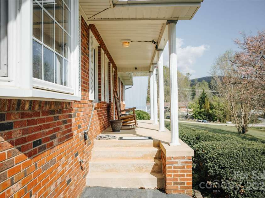 70 Johns Creek Drive, Marion, NC 28752.  MLS# CAR4246183, YatesRealty ID 10339. 