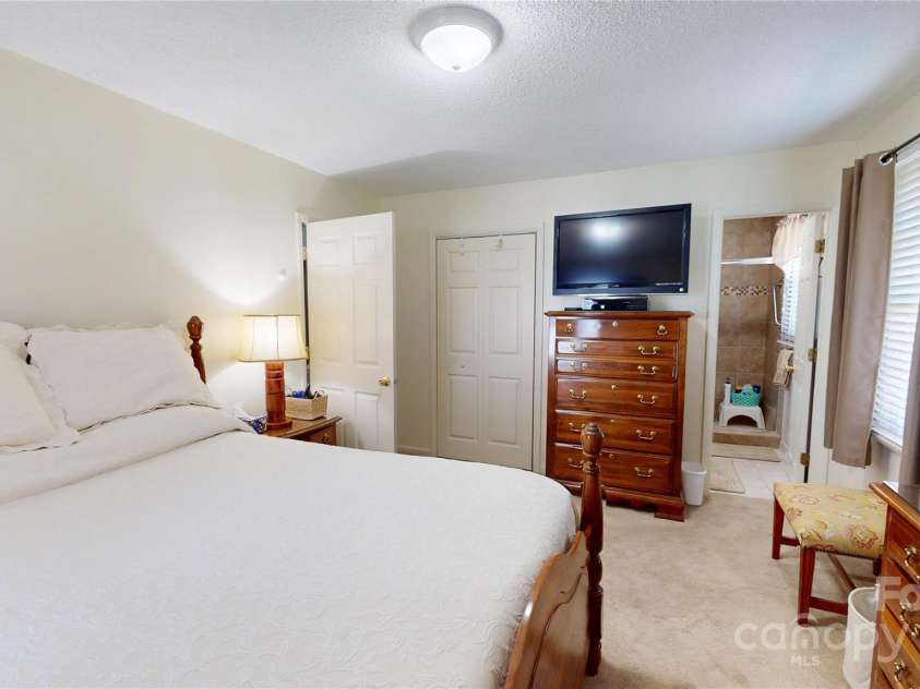 70 Johns Creek Drive, Marion, NC 28752.  MLS# CAR4246183, YatesRealty ID 10339. 