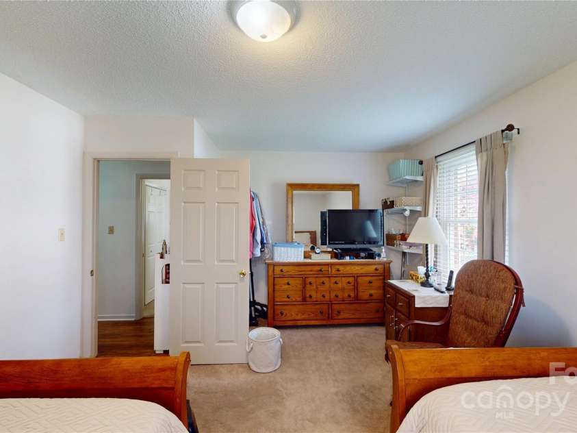 70 Johns Creek Drive, Marion, NC 28752.  MLS# CAR4246183, YatesRealty ID 10339. 