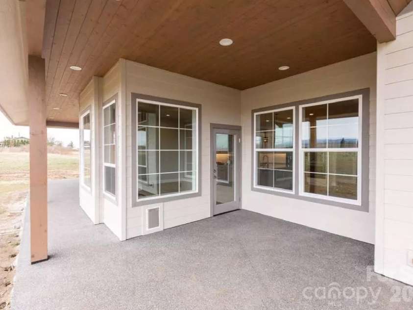 5743 Lake Pointe Drive, Granite Falls, NC 28630.  MLS# CAR4337914, YatesRealty ID 1034. 