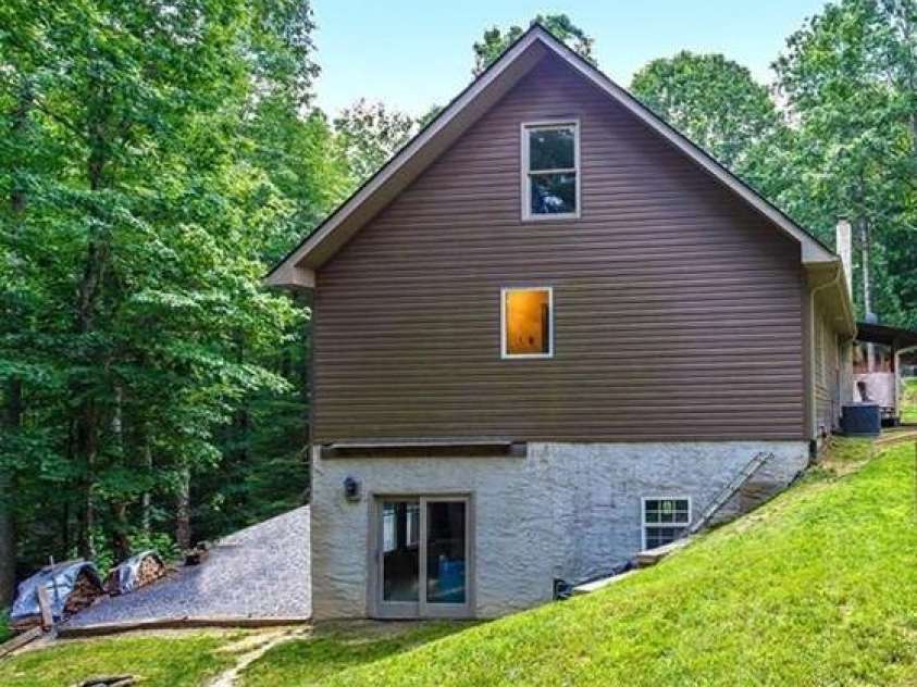 68 Sherwood Village Court, Brevard, NC 28712.  MLS# CAR4232497, YatesRealty ID 1034. Back Yard