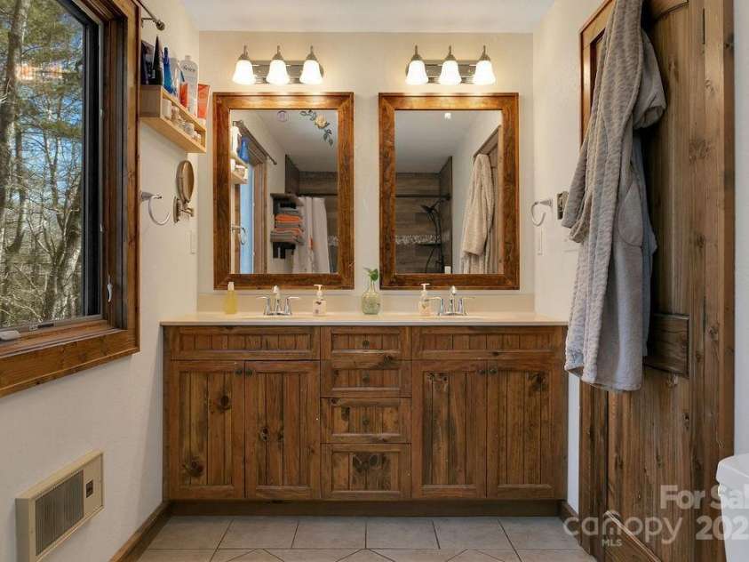 68 Sherwood Village Court, Brevard, NC 28712.  MLS# CAR4232497, YatesRealty ID 1034. Double Vanity
