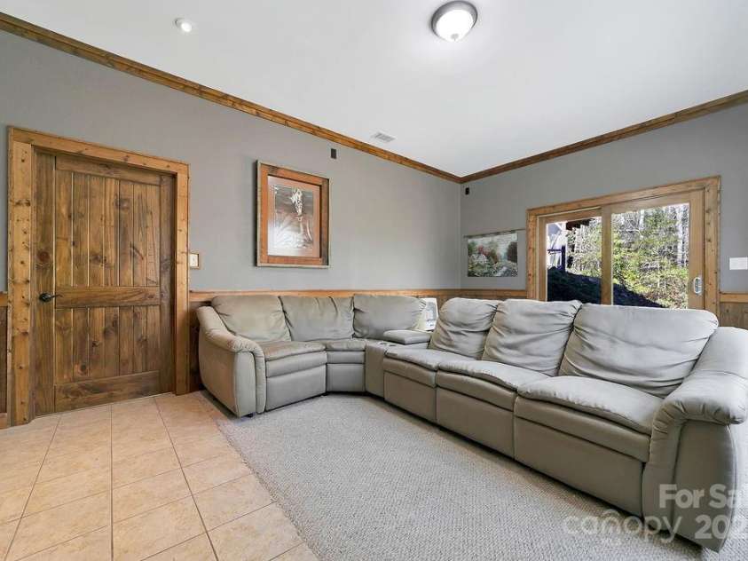 68 Sherwood Village Court, Brevard, NC 28712.  MLS# CAR4232497, YatesRealty ID 1034. Large Den