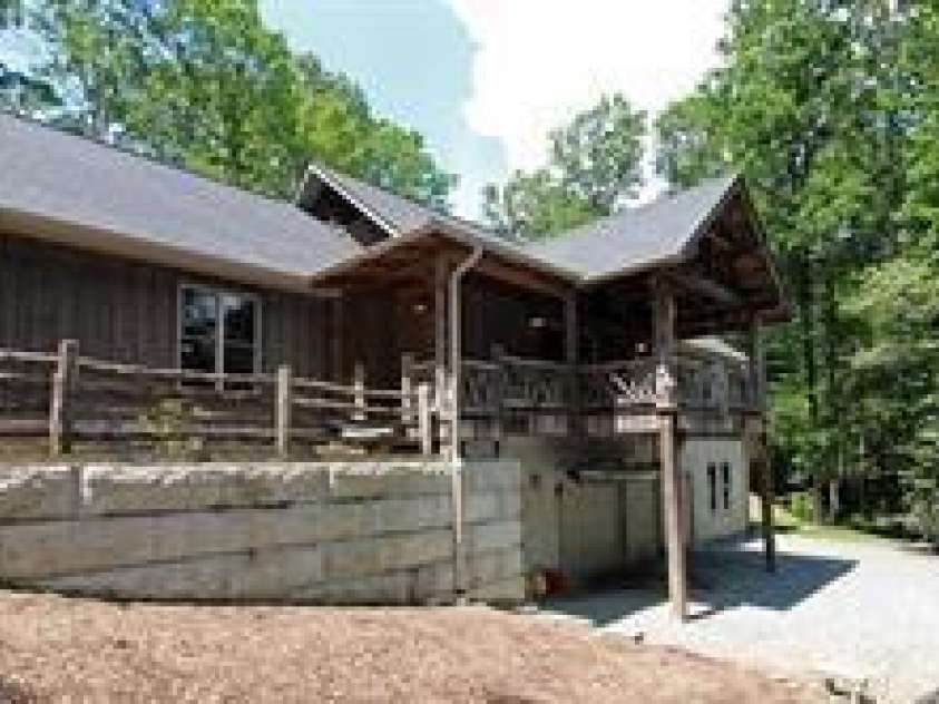 68 Sherwood Village Court, Brevard, NC 28712.  MLS# CAR4232497, YatesRealty ID 1034. Nice Landscaping
