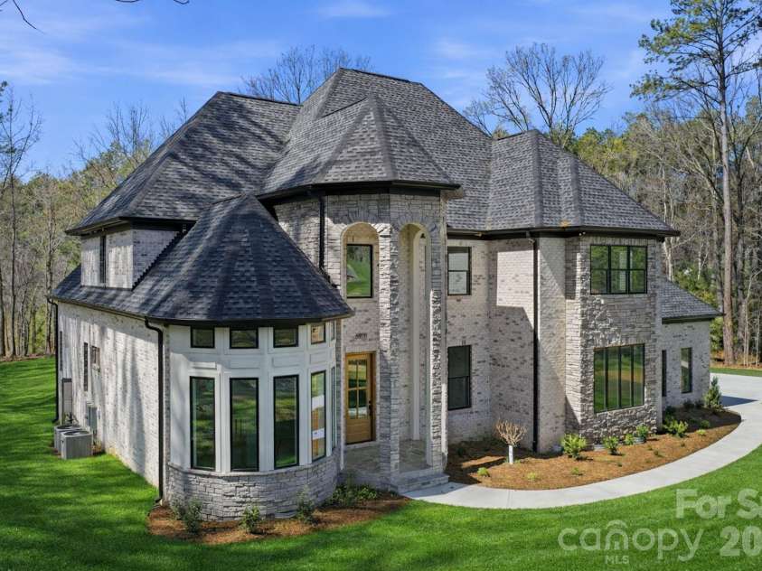 6405 Chimney Bluff Road, Lancaster, SC 29720.  MLS# CAR4360134, YatesRealty ID 10340. 