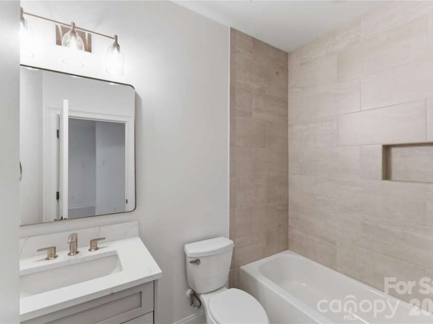 6405 Chimney Bluff Road, Lancaster, SC 29720.  MLS# CAR4360134, YatesRealty ID 10340. Upper-Level Bathroom 3