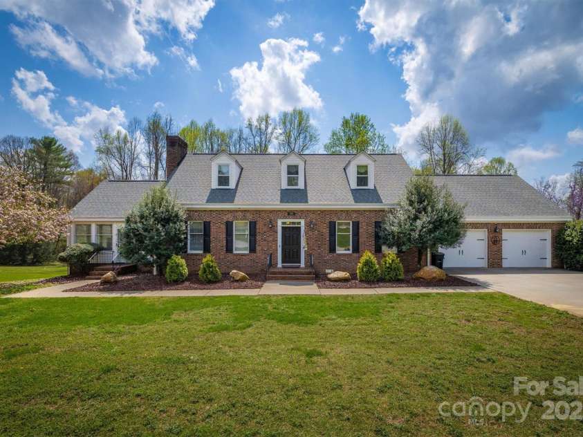 810 Bethel Road, Morganton, NC 28655.  MLS# CAR4244280, YatesRealty ID 10340. 