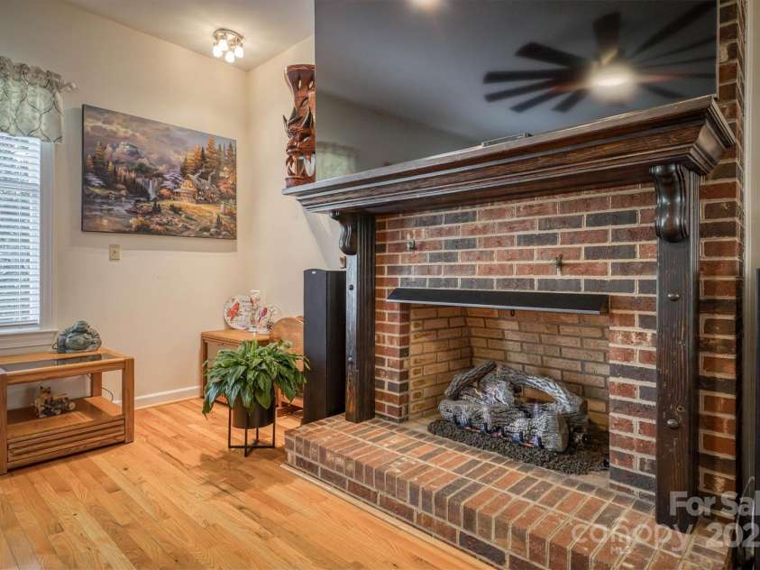 810 Bethel Road, Morganton, NC 28655.  MLS# CAR4244280, YatesRealty ID 10340. 