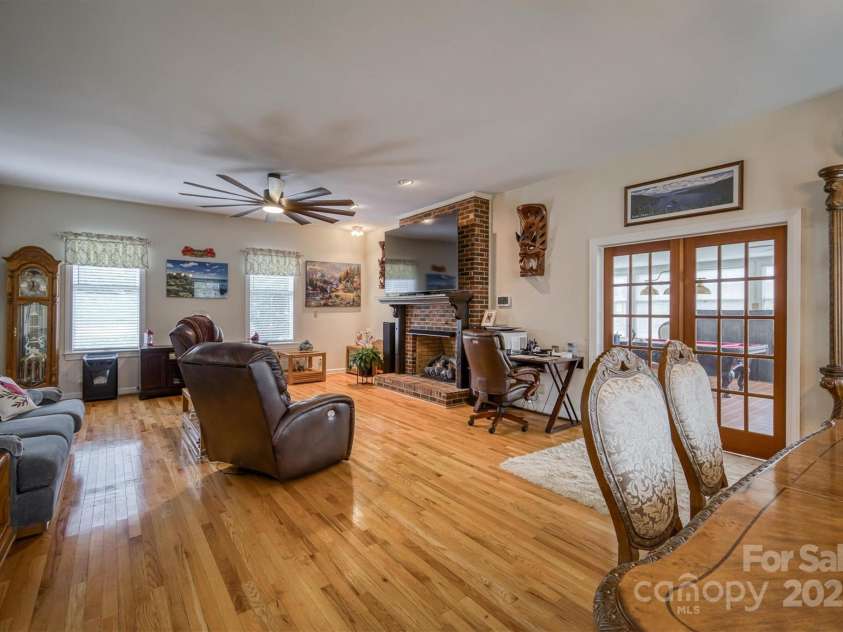 810 Bethel Road, Morganton, NC 28655.  MLS# CAR4244280, YatesRealty ID 10340. 