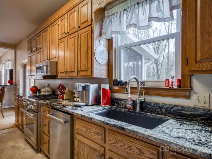 810 Bethel Road, Morganton, NC 28655.  MLS# CAR4244280, YatesRealty ID 10340. 